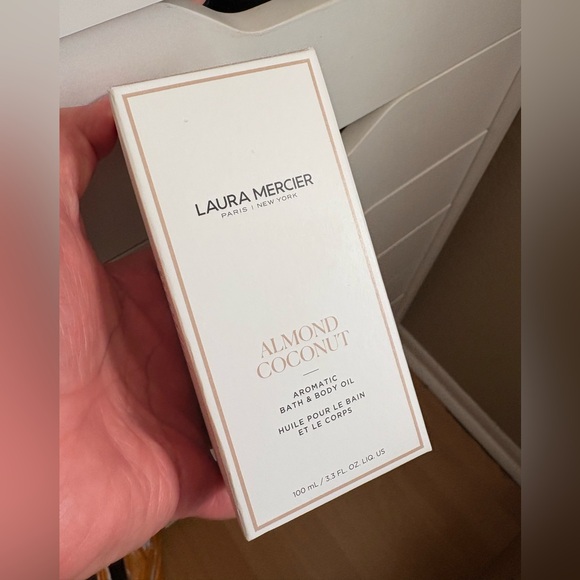 Laura Mercier Almond Coconut Aromatic Oil Brand New Never Used. - Picture 1 of 14
